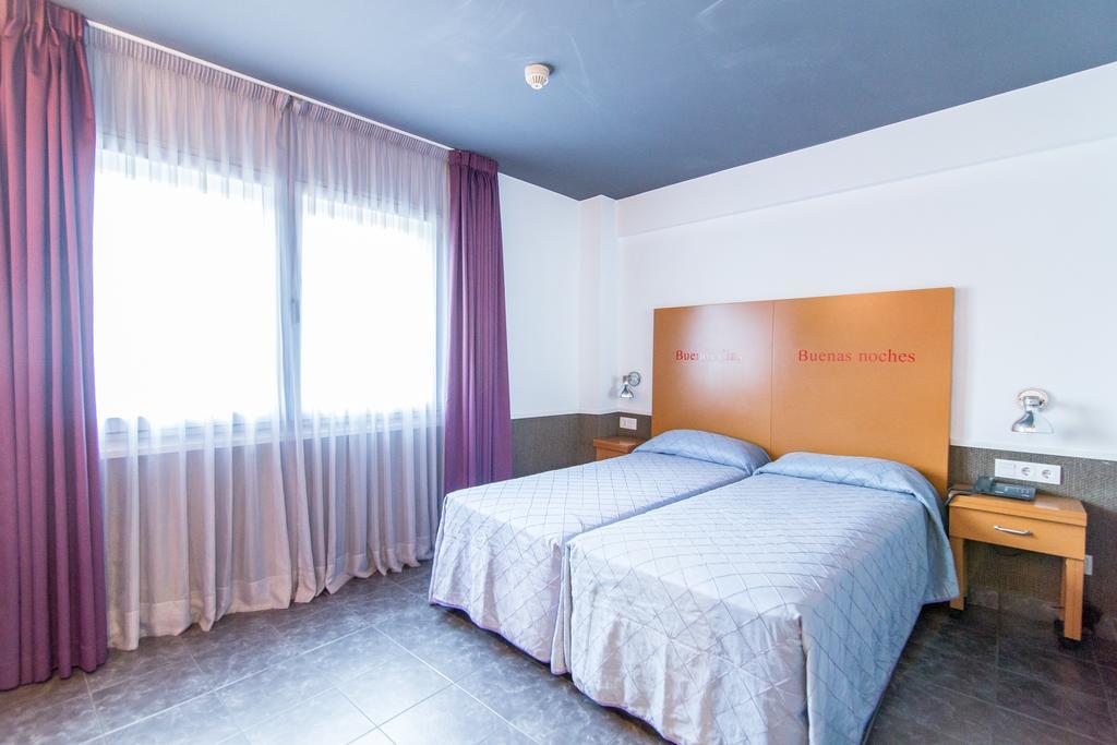Double or Twin Room Private Bathroom,239579301:JPEG