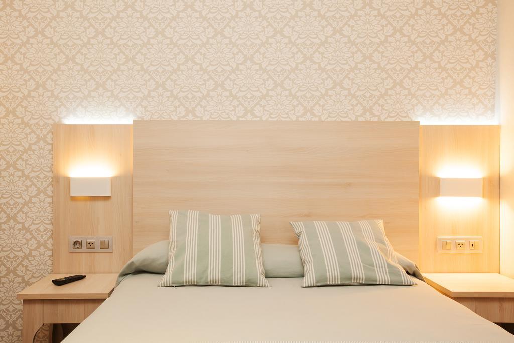 Double Room,378560770:JPEG
