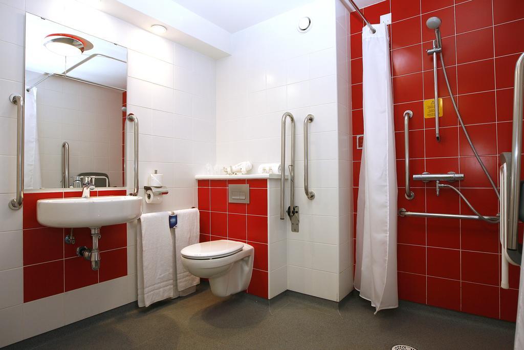 Double Room Disability Access,379930540:JPEG