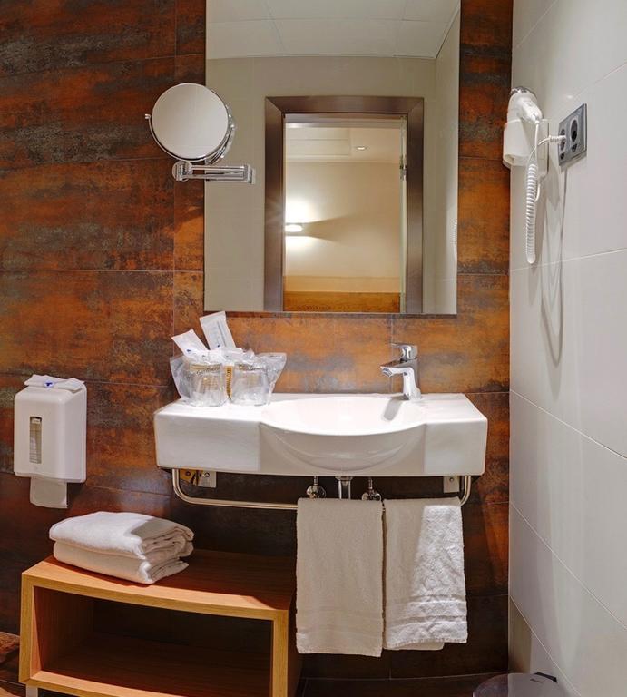 Double Room,1273155823:JPEG