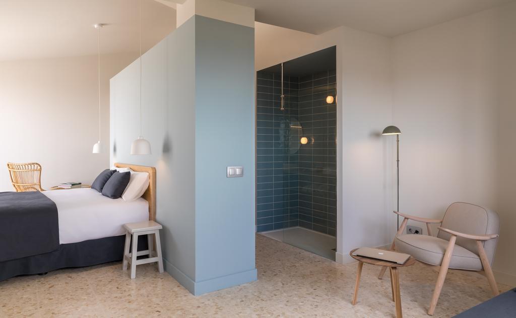 Junior Suite (2 Adults),404977779:JPEG