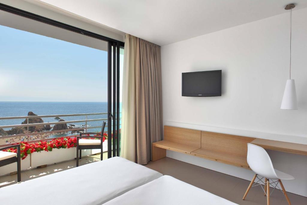 Double or Twin Room Sea View,687096651:JPEG