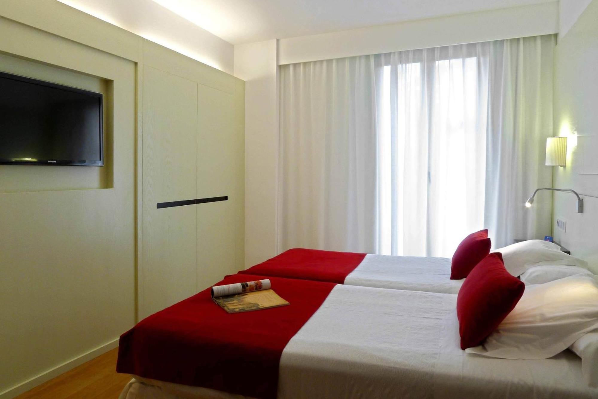 Standard Double or Twin Room,1248065392:JPEG