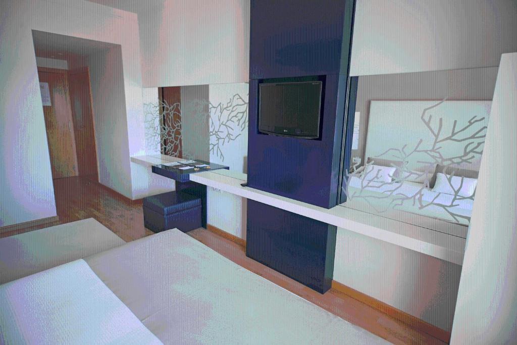 Double or Twin Room with Sea View,701576791:JPEG