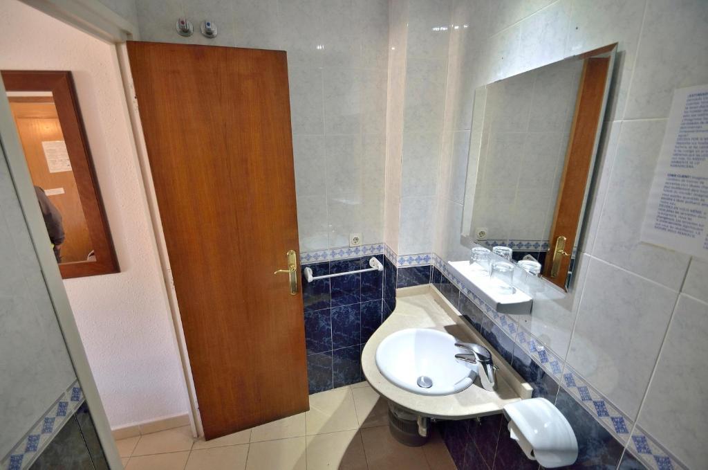 Quadruple Room,1100933892:JPEG