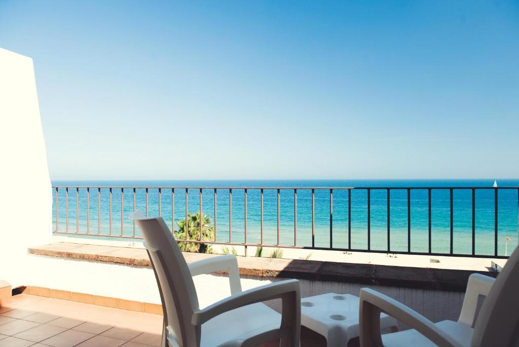 Double or Twin Room with Terrace - Sea View,66621586:JPEG