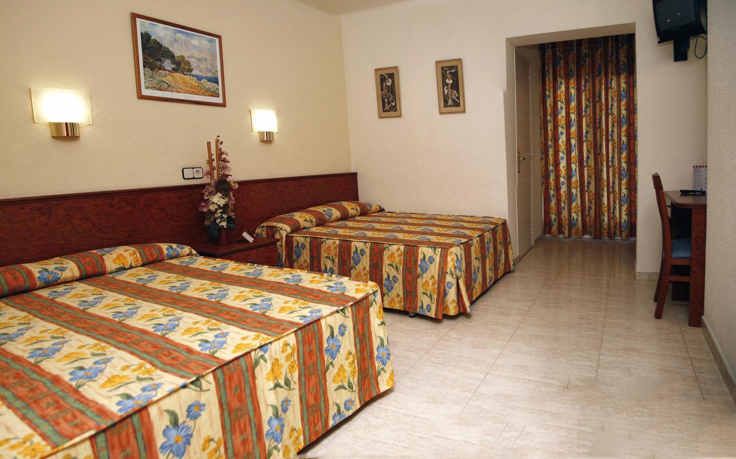 Single Room,680936241:JPEG