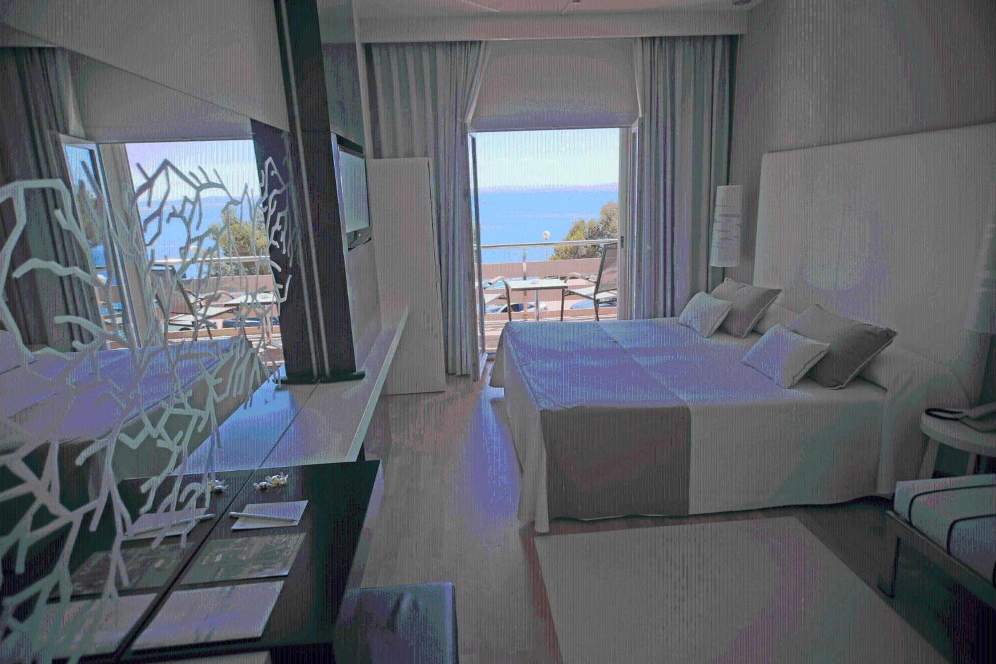 Triple Room with Sea View (2 Adults + 1 Child),757859857:JPEG