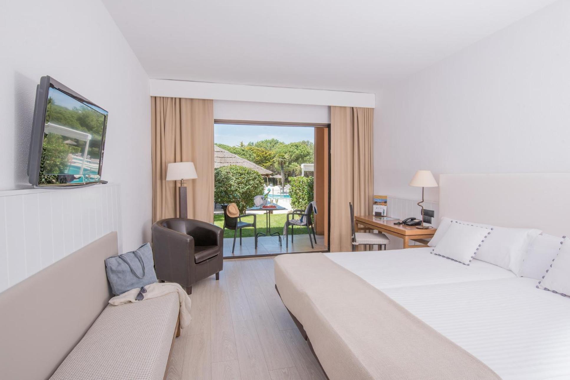 Single Room with Balcony,1207918498:JPEG