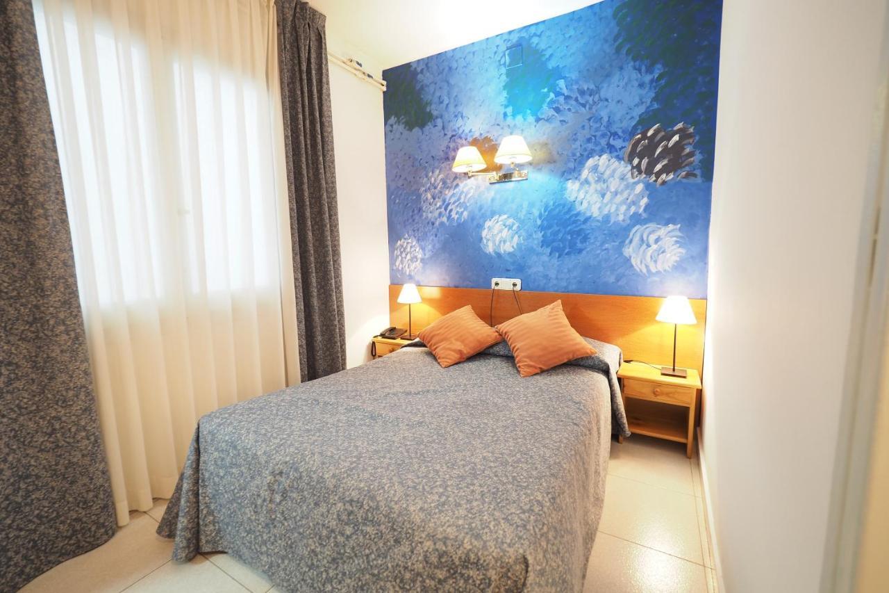 Budget Single Room,742478815:JPEG