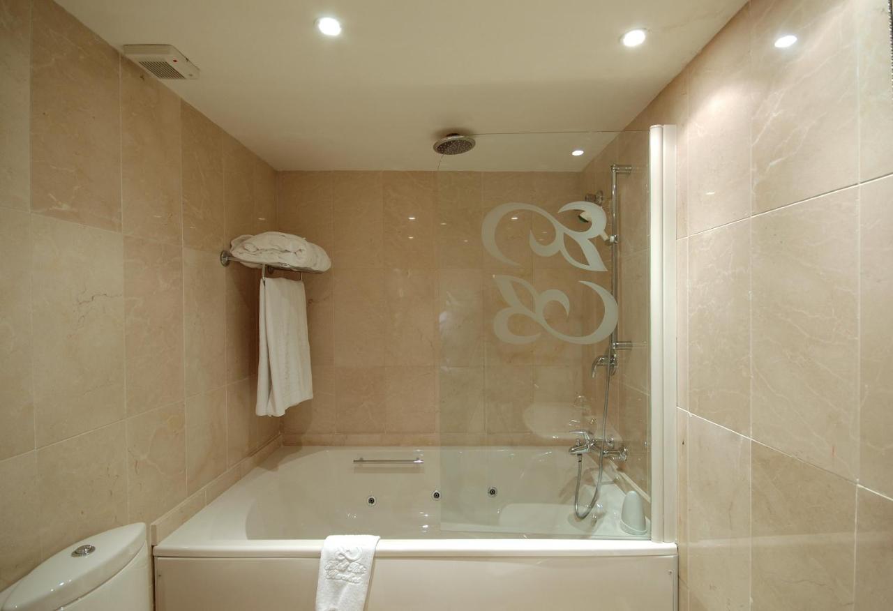 Deluxe Room Jacuzzi,1273159042:JPEG