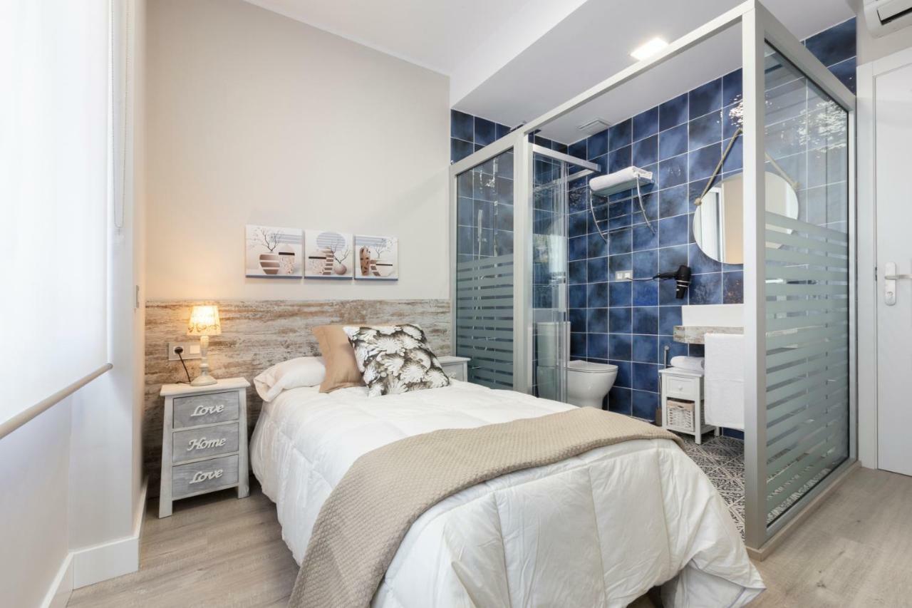 Single Room,778175508:JPEG