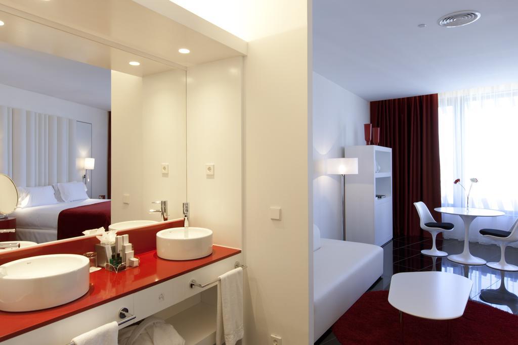 Premium Double or Twin Room,91871045:JPEG