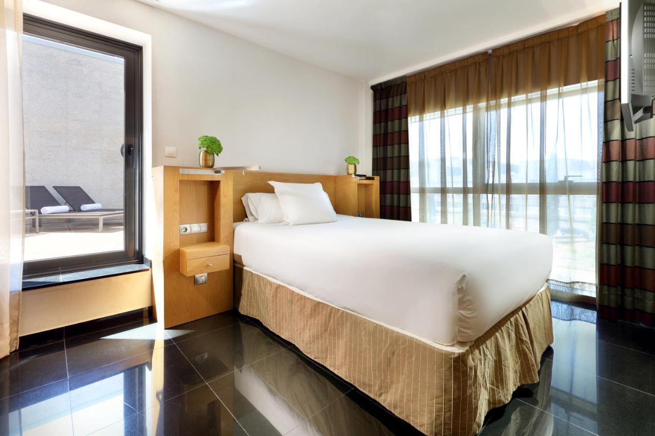 One-Bedroom Apartment with Terrace,925708558:JPEG