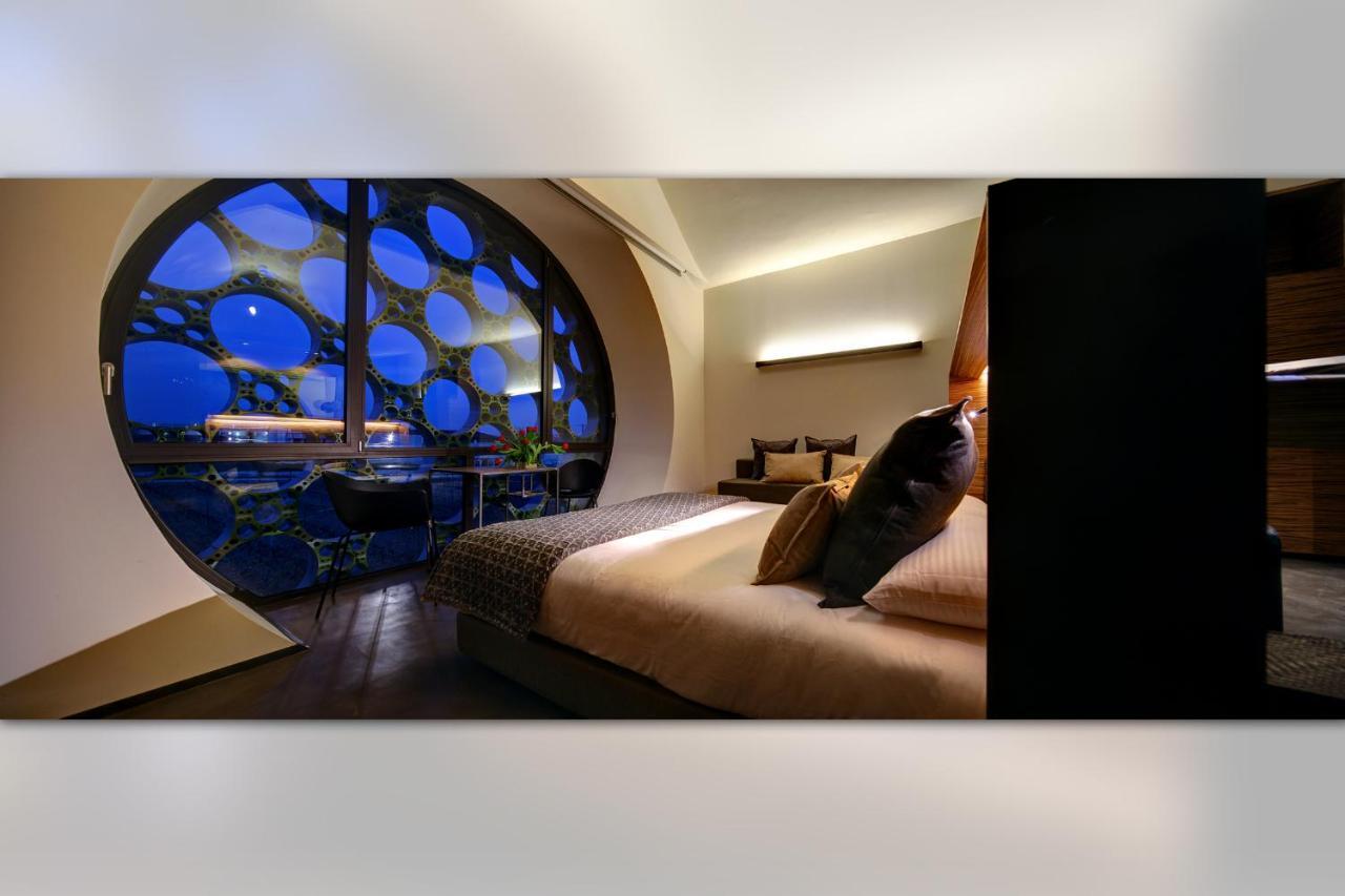 Deluxe Room,943418407:JPEG