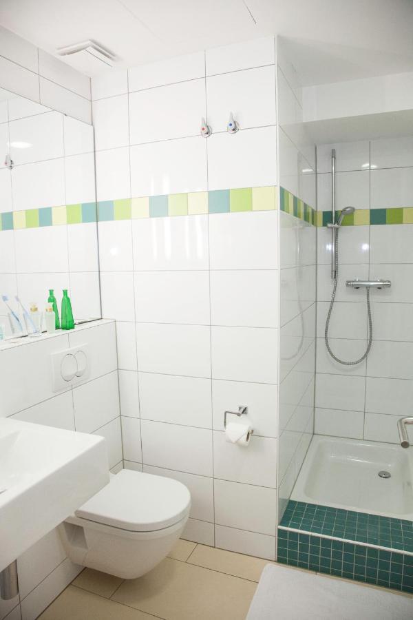 One-Bedroom Apartment,996545869:JPEG