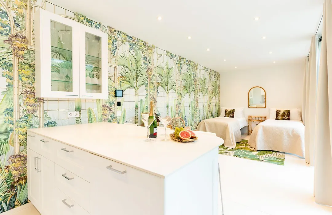 Villa De Los Leones In Heart Of Sitges By Beach And Town With Ac & Games-1