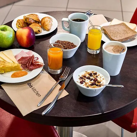 Ibis Barcelona Meridiana-3