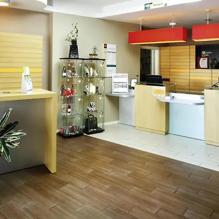 Ibis Girona-3