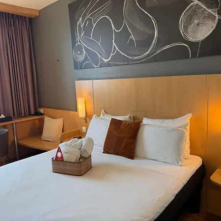 Ibis Barcelona Meridiana-2