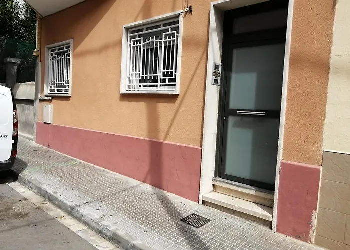 Ahllenrock Barcelona- Escape Parking GRATIS-AC-Metro- Aeropuerto-4-6 Personas