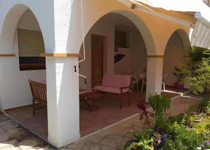 Villa Montsia