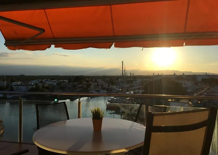 Vue Panoramique sur la Mediterrannée, appartement sur canal&proche plage