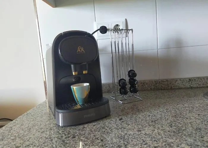 Apartamento para 5 personas frente al mar con piscina y parking