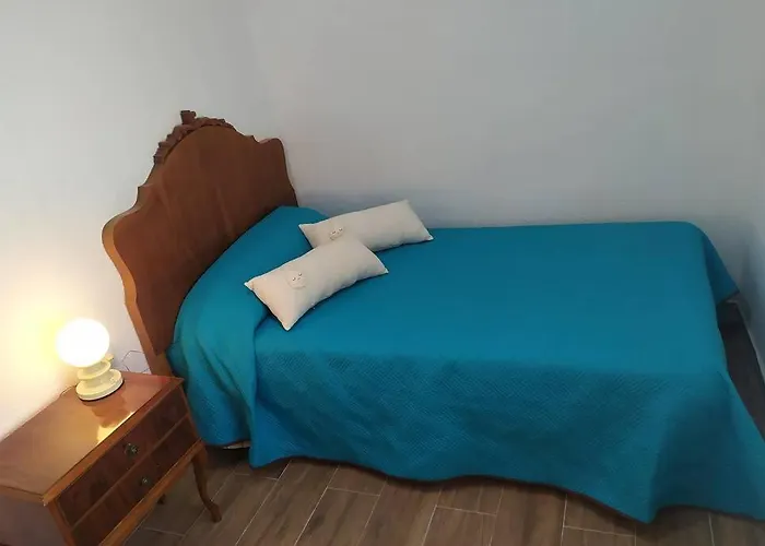 Una Llar Amb Vista A L'Ampolla