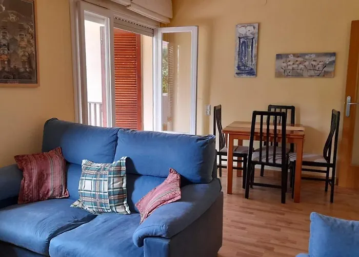 Apartamento con piscina y bonita terraza