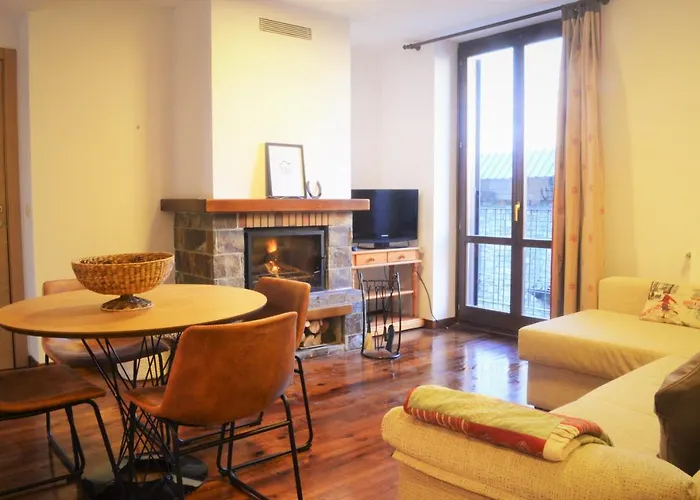 Apartament Acollidor Amb Una Gran Llar De Foc By Rural D'Aneu