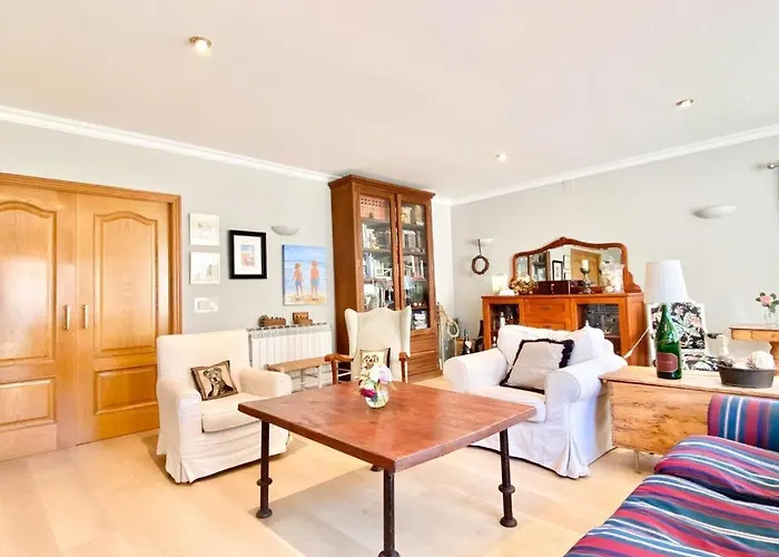 Cozy Holiday Home With Pool In St Pere Pescador