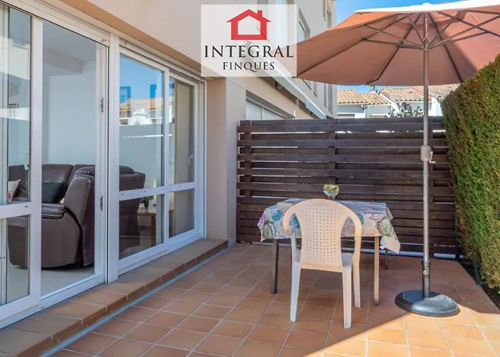 Splash Holiday Home In Palamos