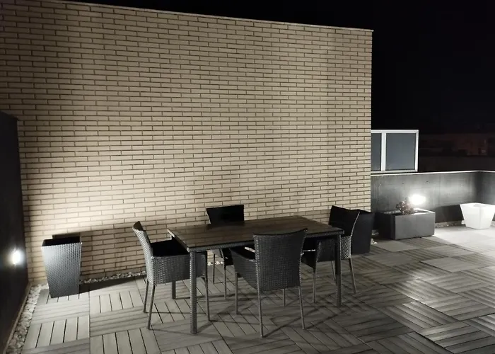 Atico con hidromasaje, terraza y piscina en EbreHogar