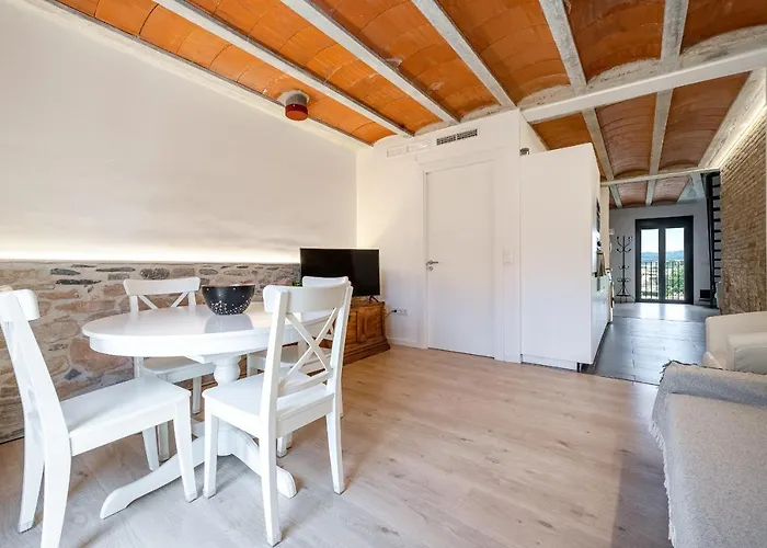 Hauzify I Apartaments Montblanc
