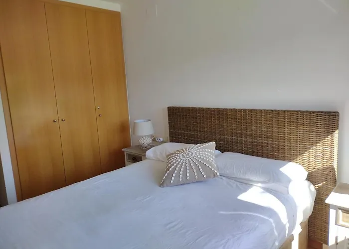 Encantador Apartamento familiar 4 px con Terraza, Parking y Wi-fi en Llançà