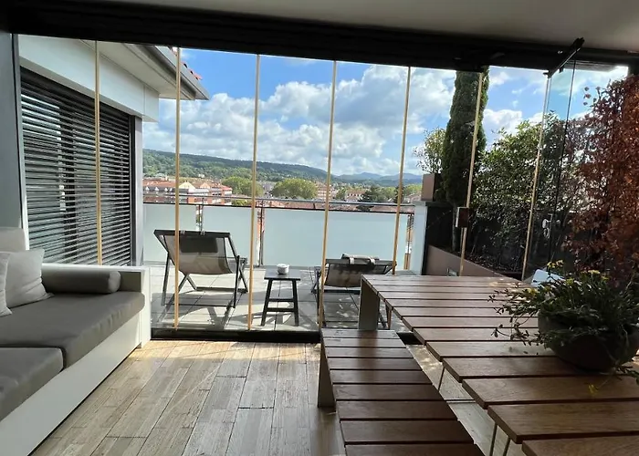 Ático de diseño con terraza en el centro de Olot