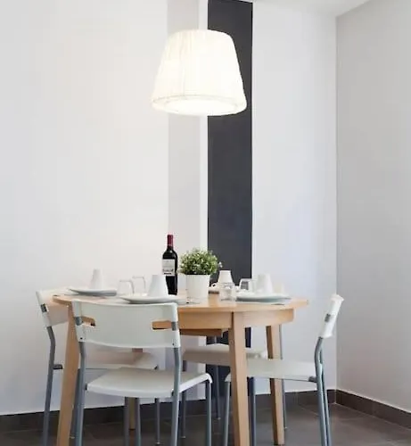 Cute Tiny Flat Near The Beach And City Center