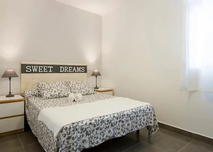 Cute Tiny Flat Near The Beach And City Center