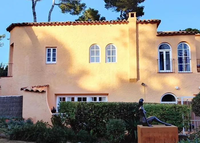 Casa Con Jardin A 30 Metros De La Playa. At.