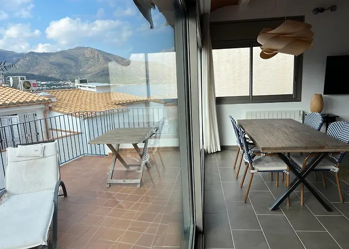 Big Family House In The Center Of El Port De La Selva