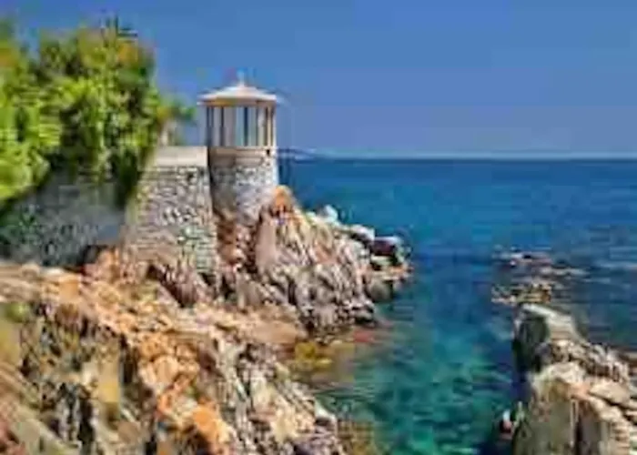 The Riverside Lodge Old Town Girona