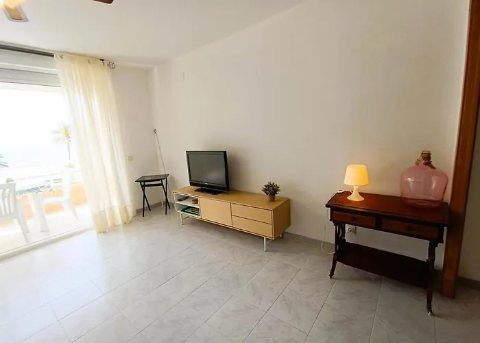 Villa Service - Maricel M