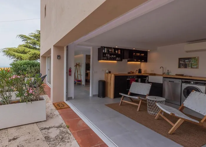 Romantic Modern Apartment Private Swimming Pool 5 Min Walk From Begur Centre