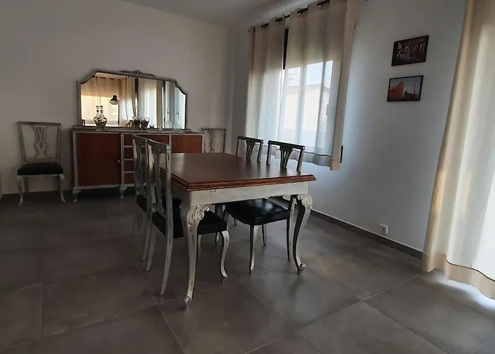 Casa Centro Del Pueblo Con Piscina Privada