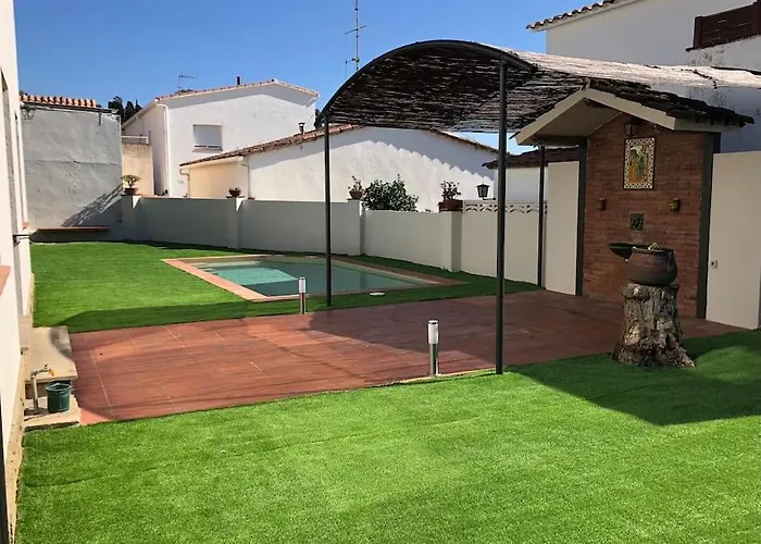 Casa Centro Del Pueblo Con Piscina Privada
