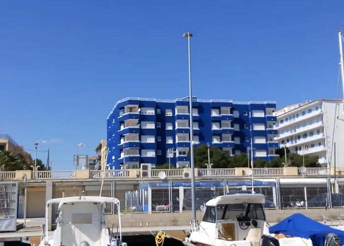 1ª linea reformado y perfecta ubicacion frente al puerto deportivo