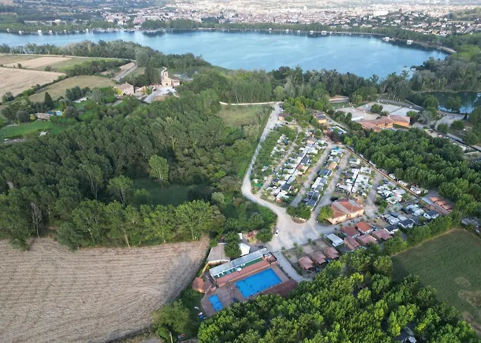Camping Bungalow El Llac De Banyoles