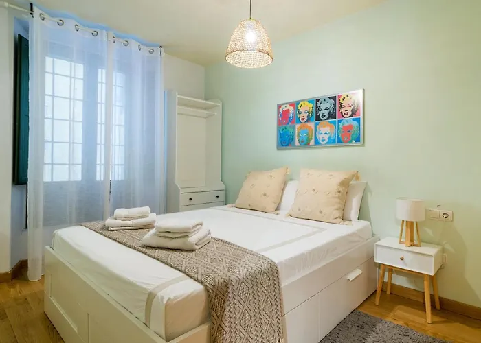 Elena Apartments - Girona