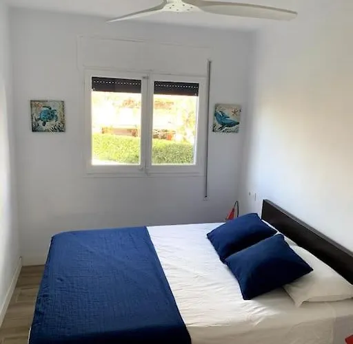 A pasos de la playa Mas Pinell, con piscina